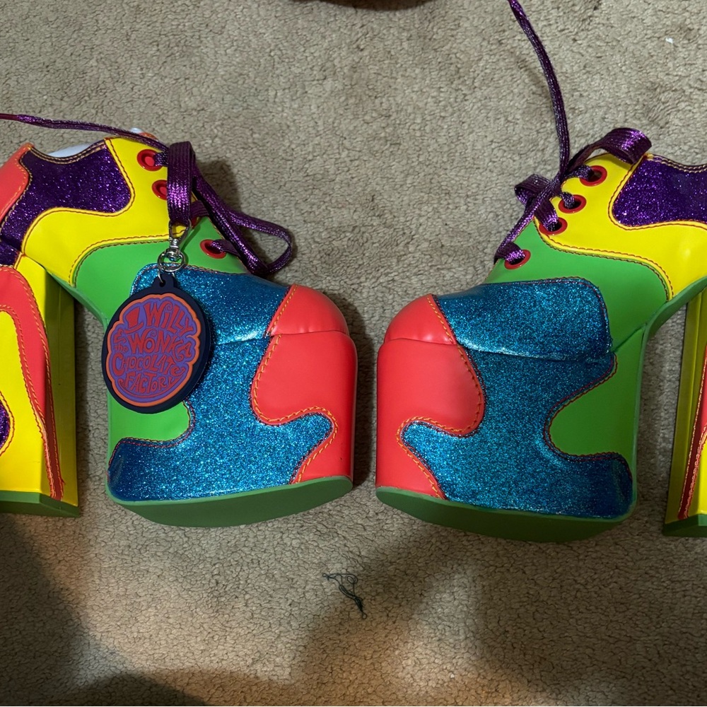 Dollskill Willy wonka platforms